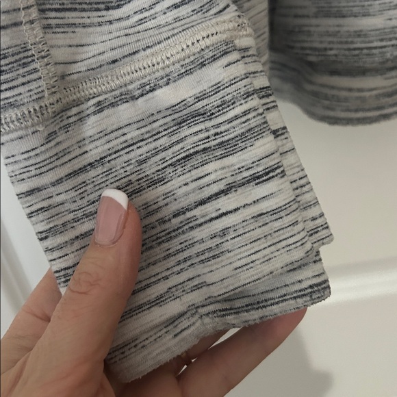 Lululemon Think Fast Hoodie Size 8 - Picture 7 of 8